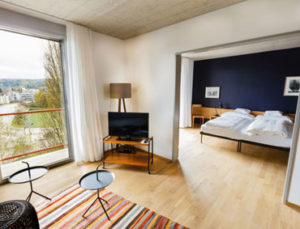 Grosszügige, modern ausgestattete Zimmer sind im Angebot in unseren Hotels.