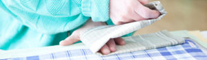 AuftragArbeit als kompetenter Partner sind wir für die Reinigung von Bettwäsche, Kleider, Hemden und mehr zuständig.